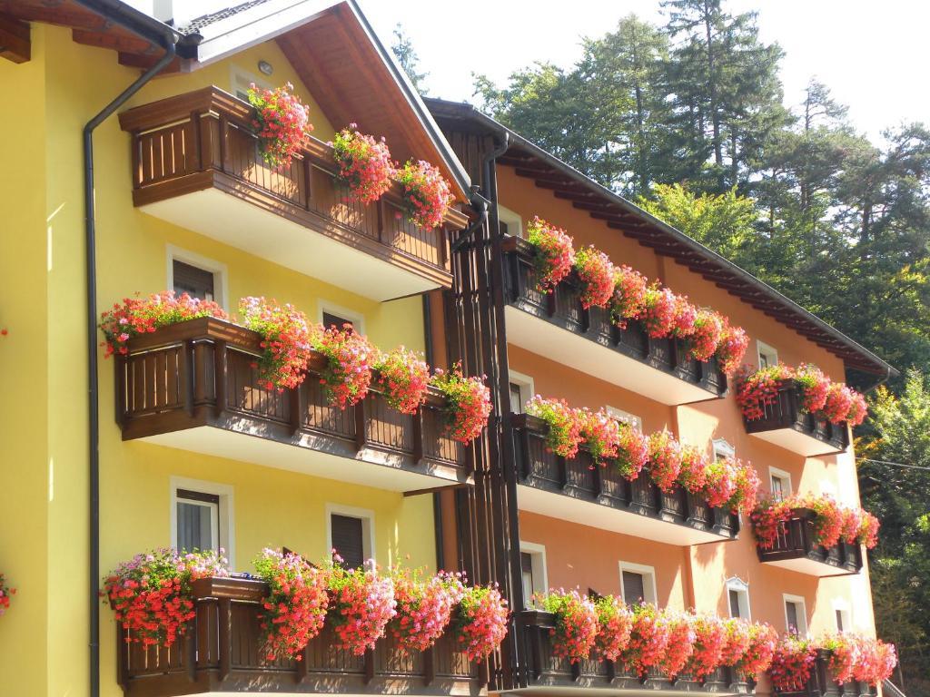 Hotel Miramonti Bedollo Quarto foto